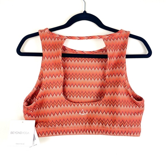 Beyond Yoga NWT $64 Athletic Top, Chevron Red Orange, Large, New, Sports Bra Gym - Picture 7 of 10